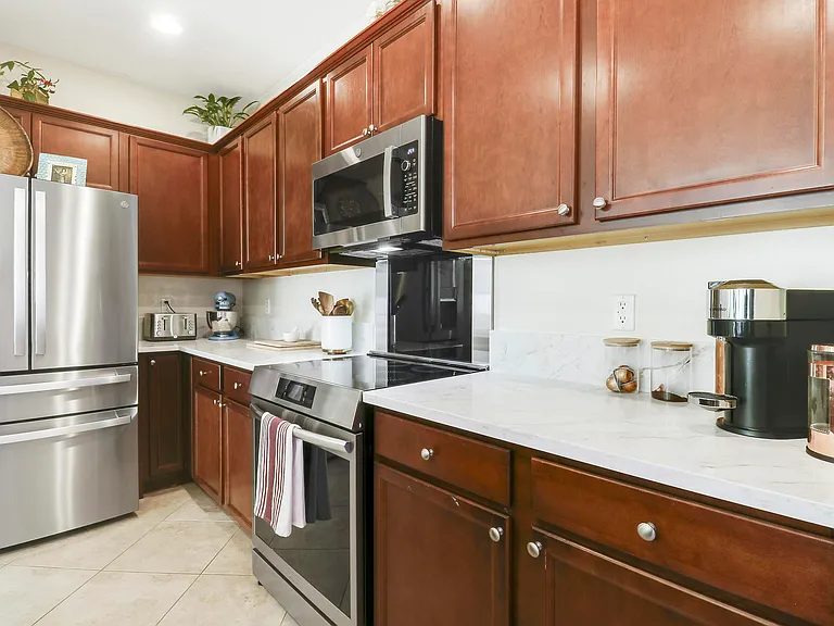 9504 SW Merlin Ct — Photo 6