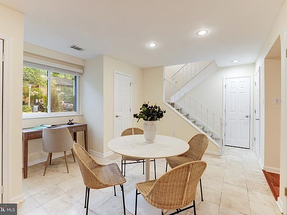 4th image of 11102 Saffold Way