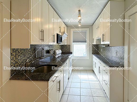 4th image of 22 Chiswick Rd APT 2