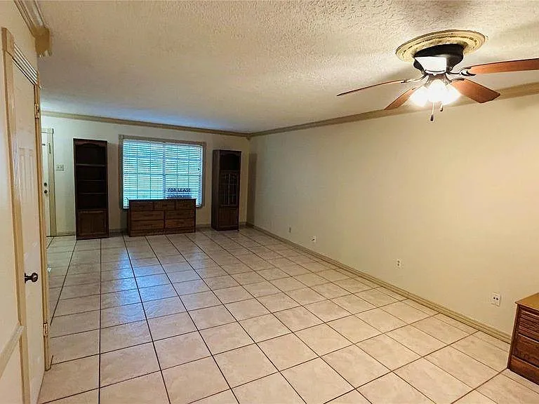 7600 Burgoyne Rd #115 — Photo 3