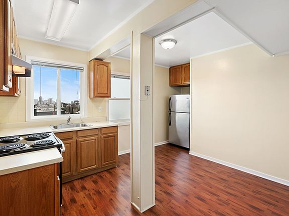 5th image of 87-93 Lupine Ave #87A