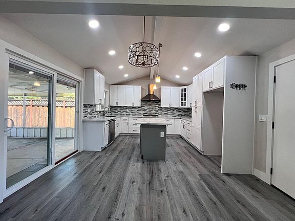 5th image of 77 Shenado Pl