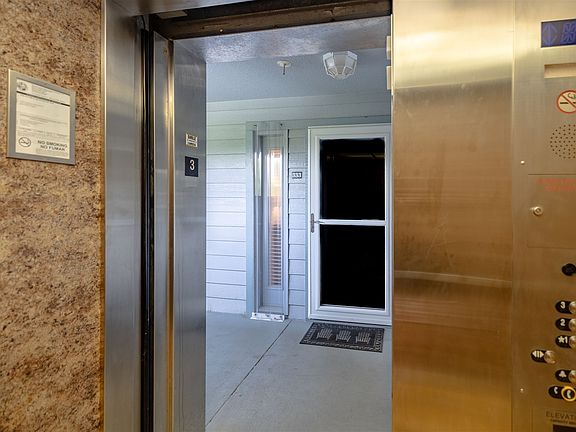 3rd image of 565 Shadow Wood Ln