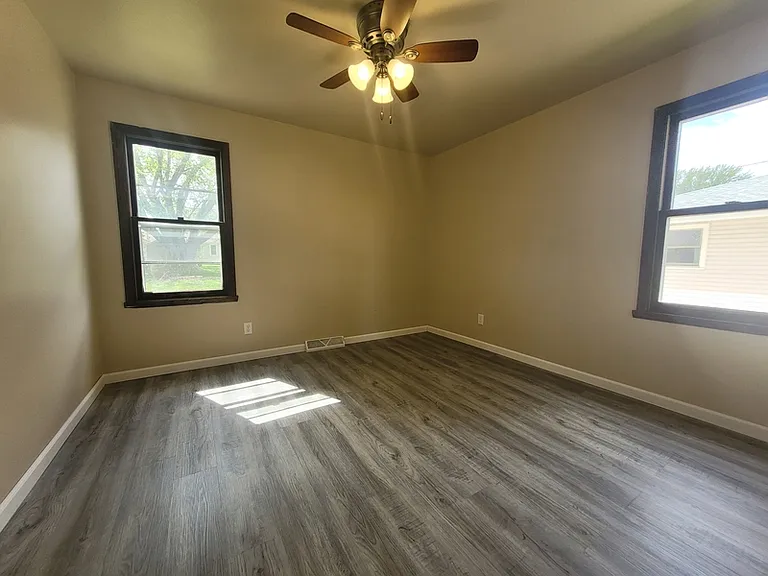 2519 S Telulah Ave — Photo 3