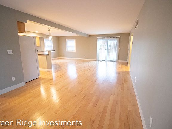 5th image of 924 Carrier Creek Blvd NE #7968604