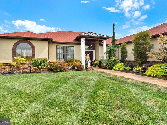 5th image of 5874 Gabrielle Ln