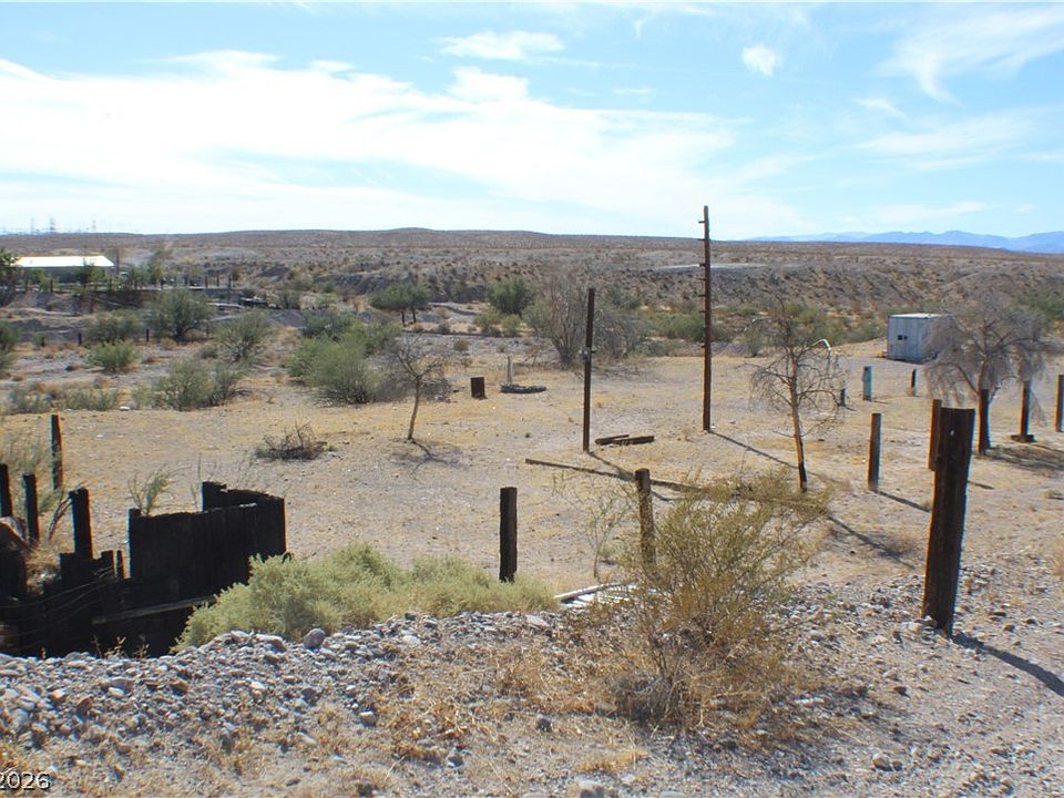 1st image of 835 Deakin Way