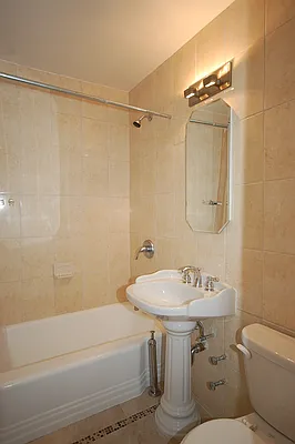 Rented by Green Line Realty | media 12