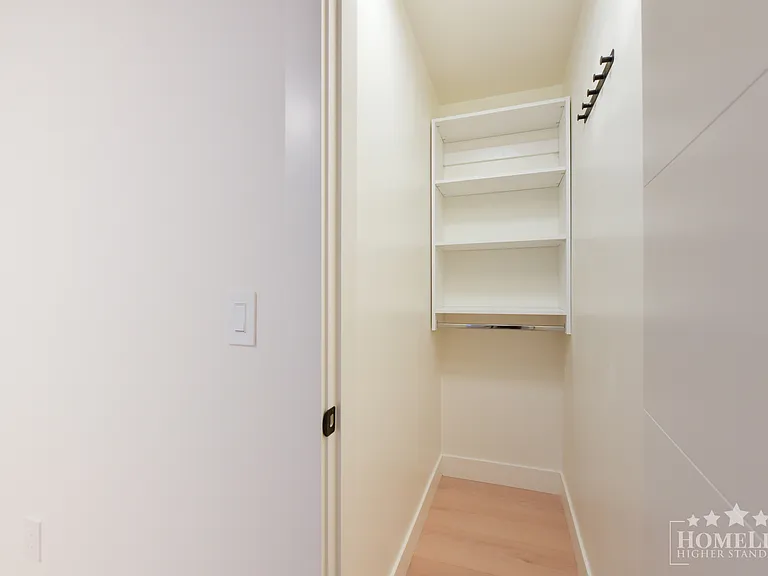 11004 78th Ave #BASEMENT — Photo 6