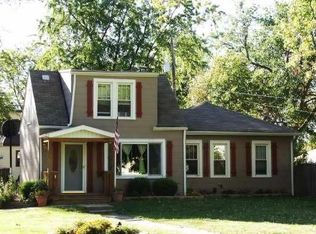 26 S Adams St, Westmont, IL