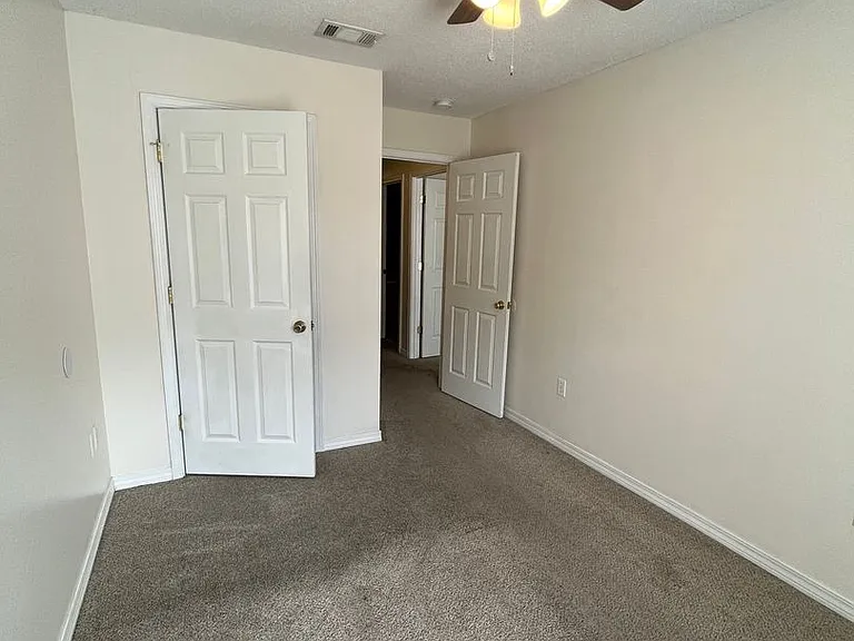 204 Johnson Ct — Photo 11