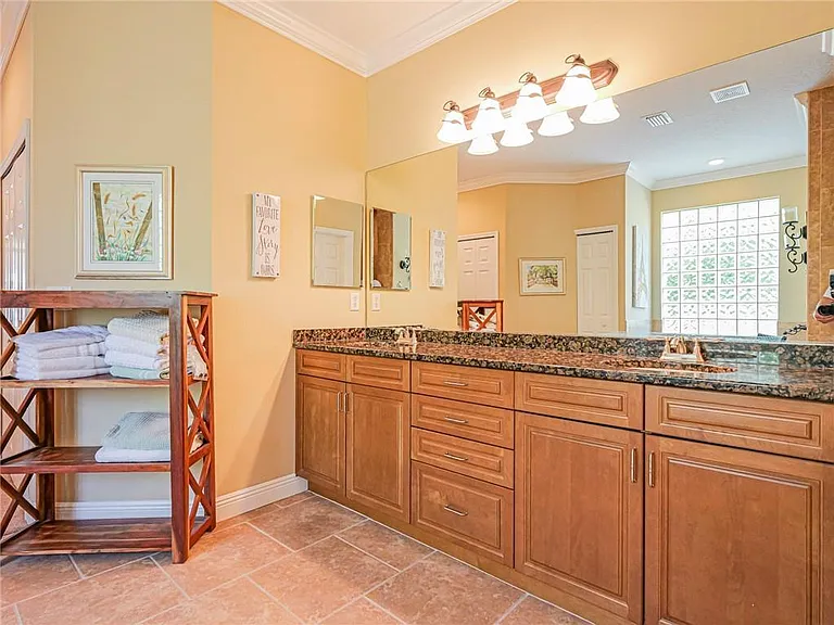 5873 Pine Ridge Cir — Photo 23