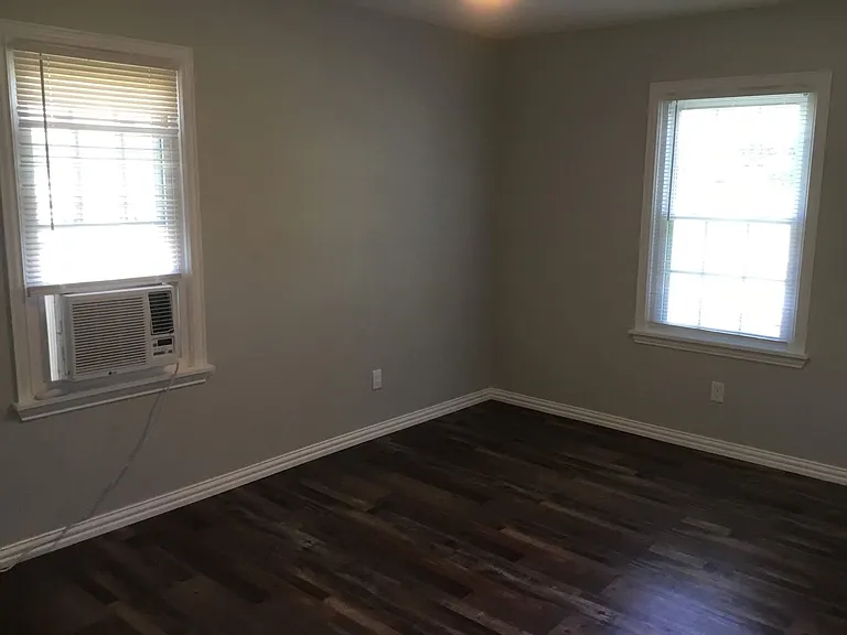 305 Babb Dr — Photo 3