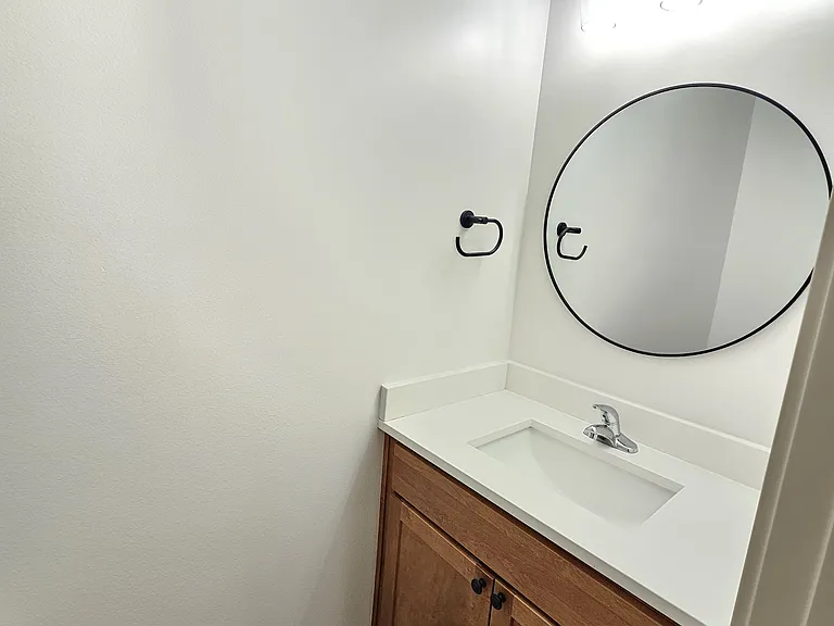 210 E Broadway St — Photo 20