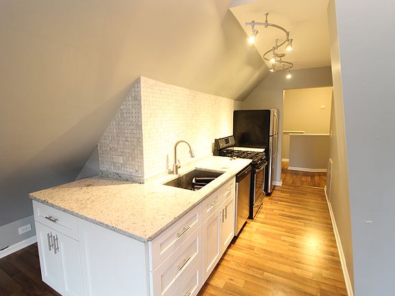 2nd image of 3732 N Ashland Ave APT 3