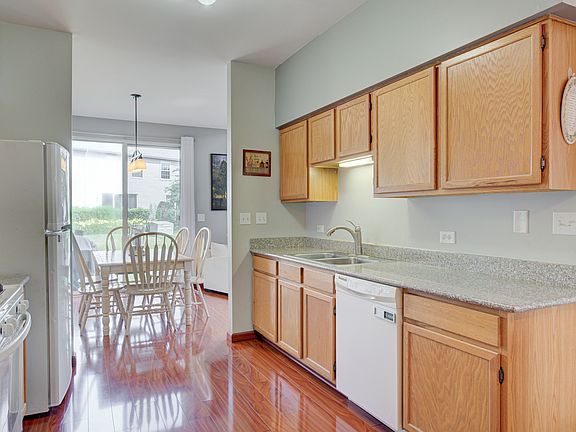 5th image of 328 Glen Leven Ct