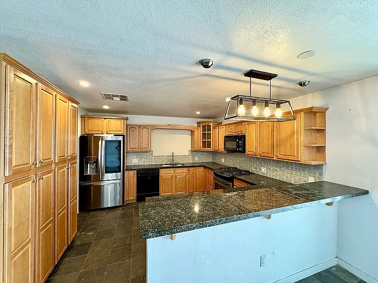 16529 San Fernando Mission Blvd — Photo 3