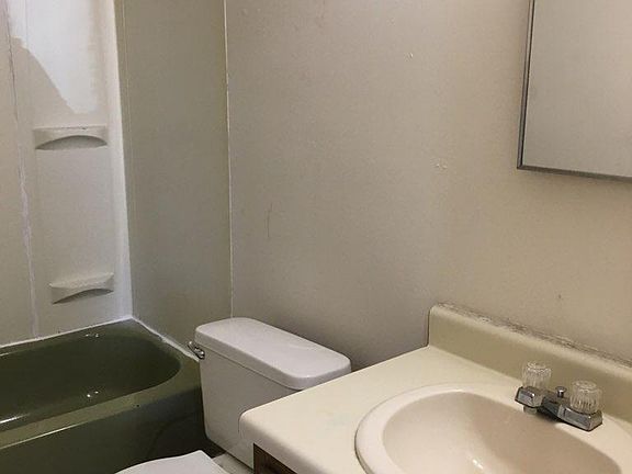 3rd image of 509 New York St #1