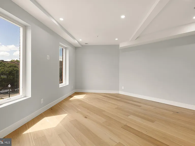3215 Mount Pleasant St NW #202 — Photo 5