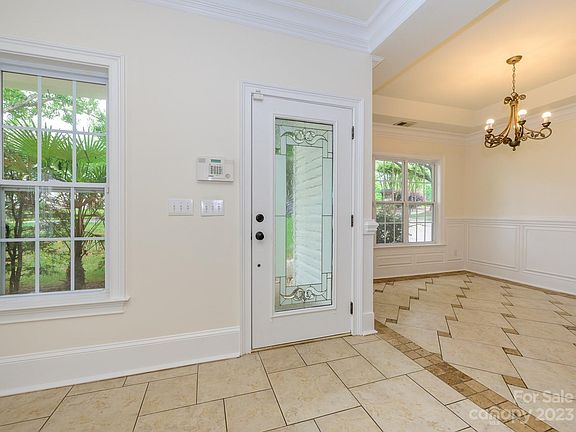 3rd image of 13610 Glenwyck Ln