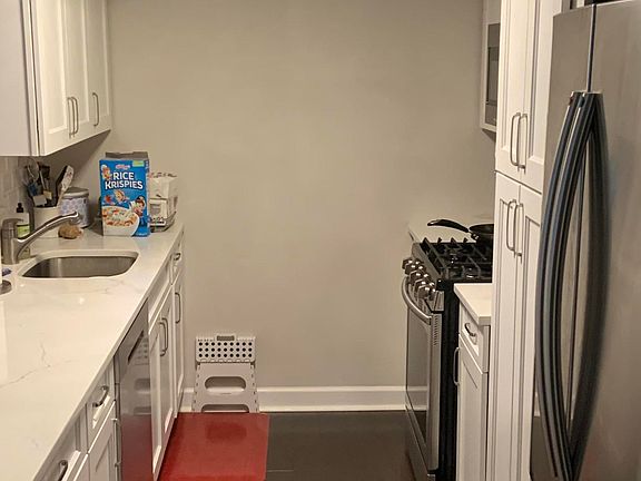 3rd image of 95 Essex Dr APT 4D