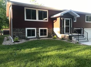 1339 Orchard Dr, Brookings, SD 57006