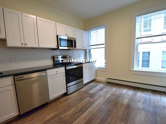 3rd image of 35 Brookline St #8T