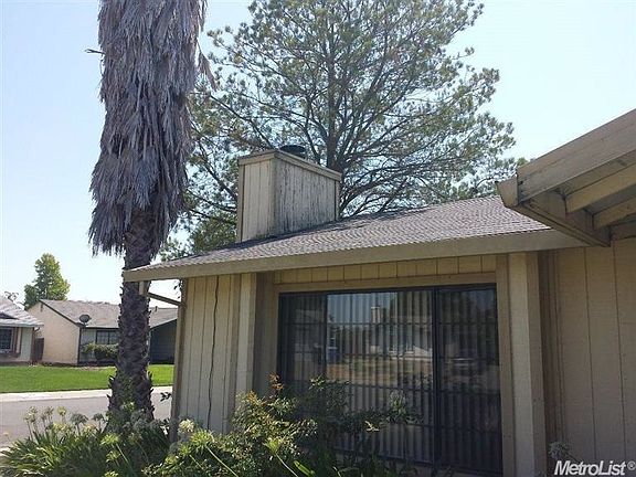 3rd image of 702 Tailwind Dr