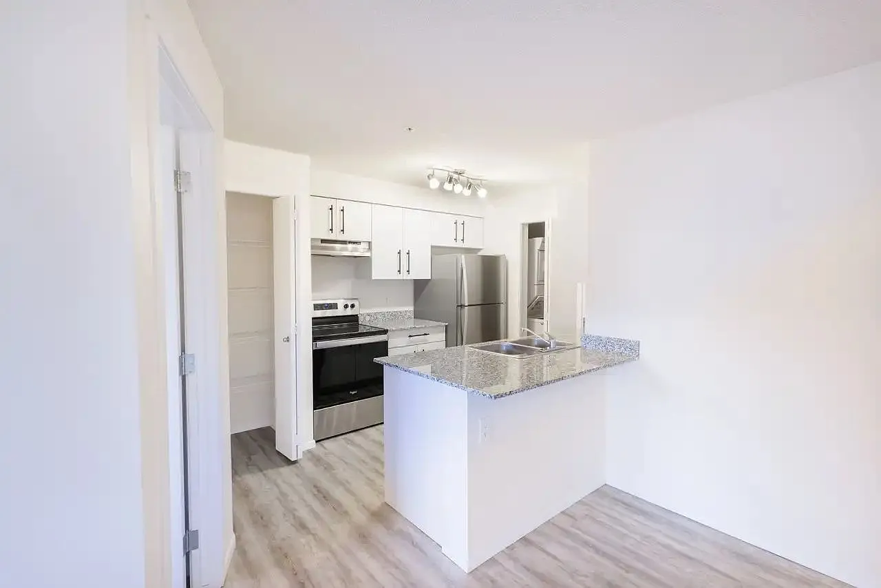 model - 635 Secord Blvd NW — Photo 3