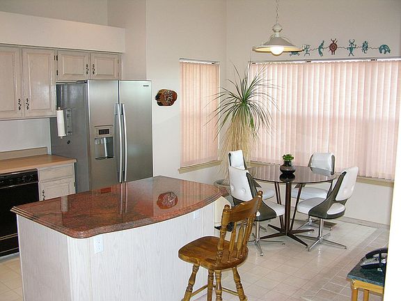 5th image of 13408 Executive Hills Way SE