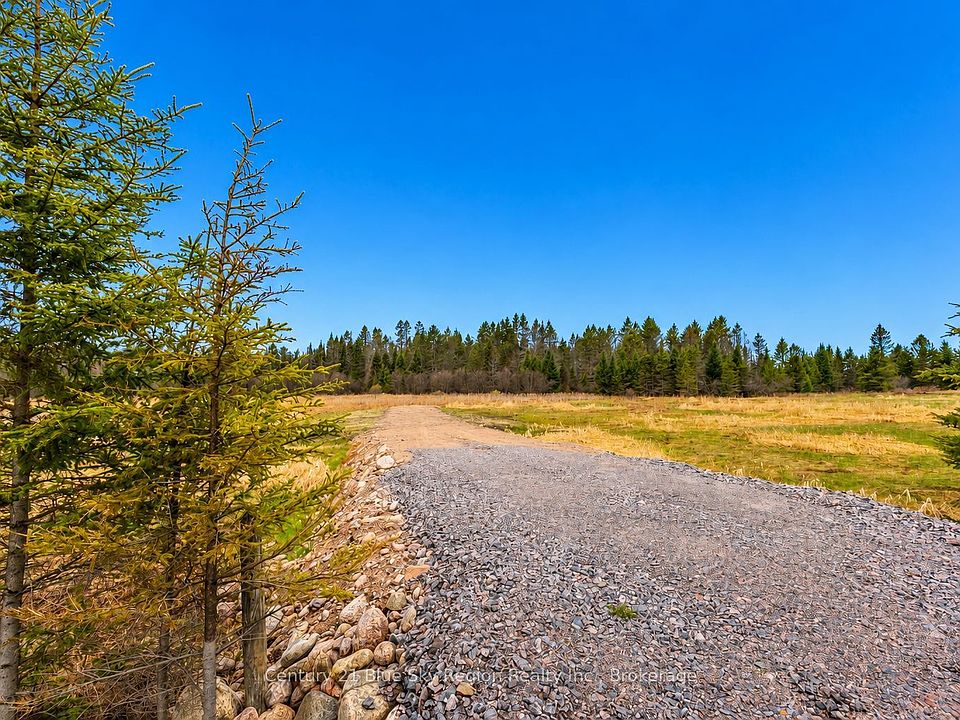 2nd image of 1185 Corbeil Rd