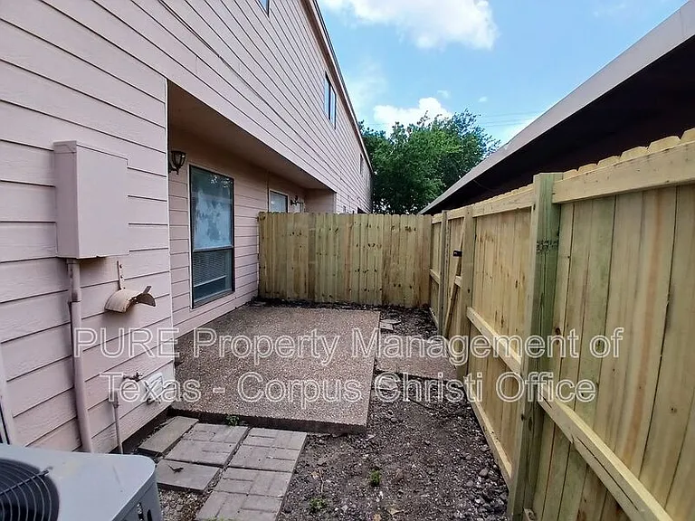 5001 Middlecoff Rd #1A — Photo 34