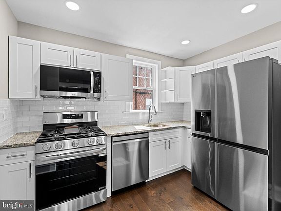 4th image of 5921 Elsinore St
