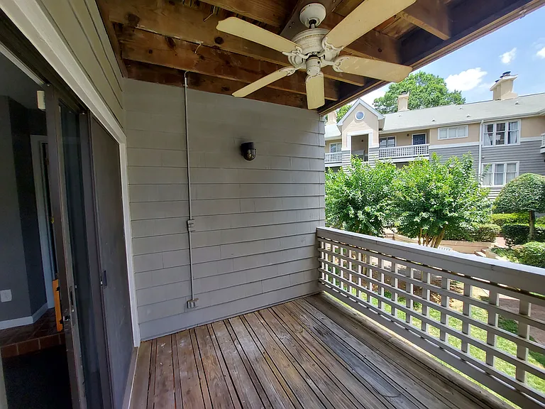 Balcony with fan!
