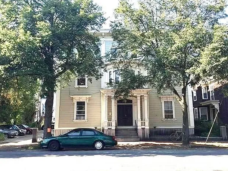 392 Essex St #B — Photo 1