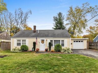 119 Crescent Dr, East Hartford, CT 06118