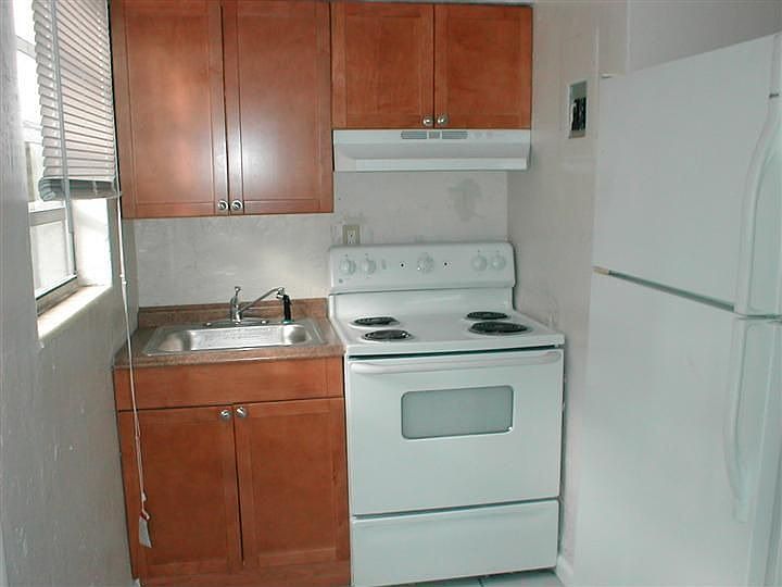 2nd image of 109 SW 5th Ct