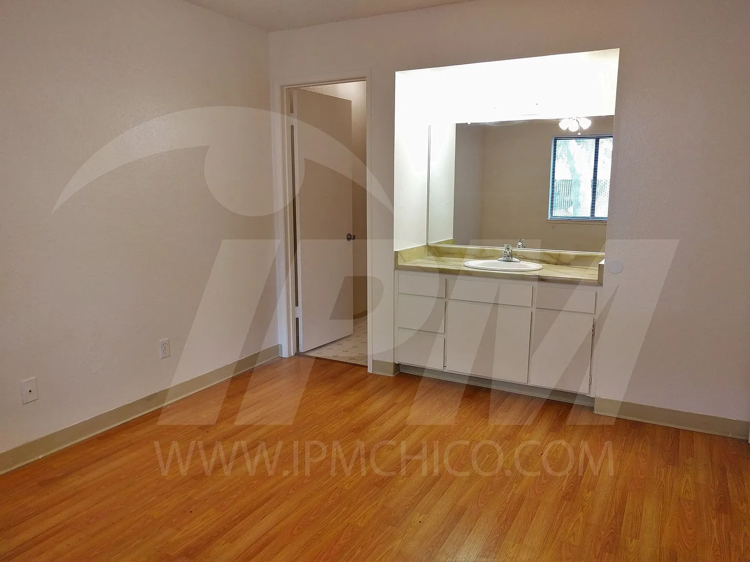 522 Nord Ave # 15 — Photo 4