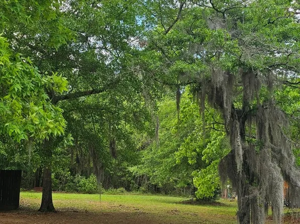 267 Pooshee Plantation Way, Bonneau, SC 29431