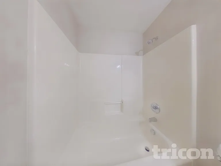 1221 Grace Ct — Photo 14