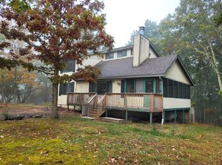 1109 Glasgow Ct, Bushkill, PA 18324