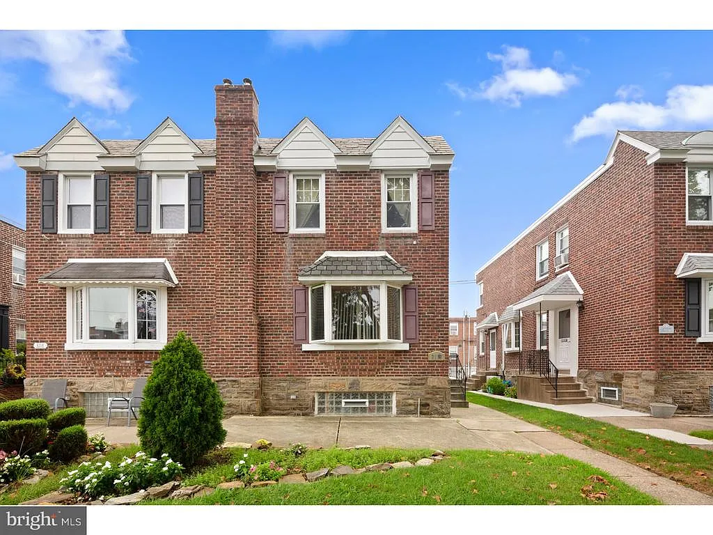3116 Guilford St photo 1