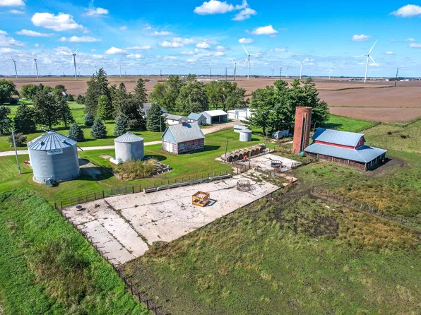 3327 130th St, Dexter, IA 50070