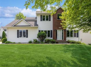 3501 Brook View Dr, Des Moines, IA 50317