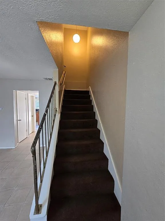 2 bed, 1.5 bath, 1156 sqft, $1,250 — Photo 3