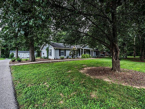 4th image of 270 Sylvan Cir