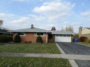 420 Ambleside Rd, Des Plaines, IL 60016