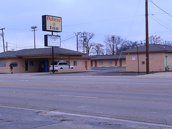 4th image of 511 E Veterans Memorial Blvd