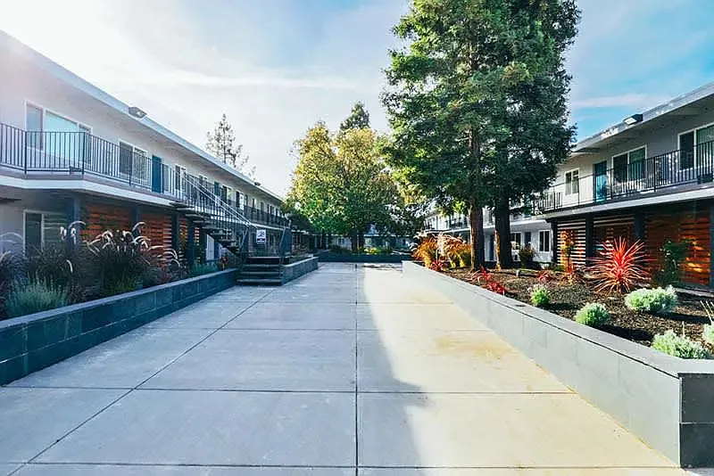 Magnolia Terrace — Photo 3