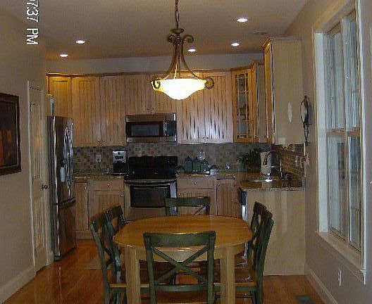 Eat in Kitchen